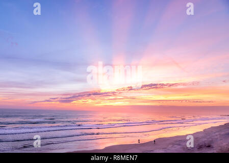 Pittoresca spiaggia di alba con sunray shot in Fort Lauderdale, Florida Foto Stock