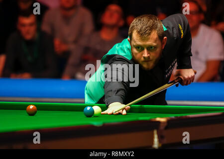 Glasgow, Regno Unito. 16 dic 2018. Home Betvictor nazioni serie Scottish Open finale tra Shaun Murphy (NIR) Vs Mark Allen (ITA). Azione dalla sessione serale con Mark Allen indicando la sessione 5-3 avanti (migliore di 17) Credito: Colin Poultney/Alamy Live News Foto Stock