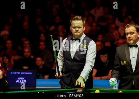 Glasgow, Regno Unito. 16 dic 2018. Home Betvictor nazioni serie Scottish Open finale tra Shaun Murphy (NIR) Vs Mark Allen (ITA). Azione dalla sessione serale con Mark Allen indicando la sessione 5-3 avanti (migliore di 17) Credito: Colin Poultney/Alamy Live News Foto Stock