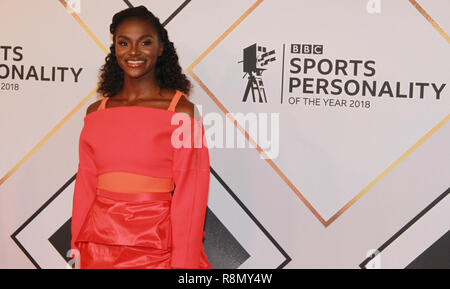 Birmingham, Regno Unito. 16 dic 2018. BBC Sport personalità dell'anno - tappeto rosso arrivi 2018. Dina Asher-Smith sul tappeto rosso davanti al personaggio dell'Anno BBC Sports Awards 2018 a Genting Arena, Birmingham, Regno Unito Credit: Ben Booth/Alamy Live News Foto Stock