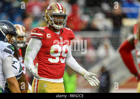 Santa Clara, CA. Xvi Dec, 2018. San Francisco 49ers tackle difensivo togliere Buckner (99) non è sicuro di cosa pensare della chiamata durante la NFL partita di calcio tra i Seattle Seahawks e San Francisco 49ers a Levi's Stadium di Santa Clara, CA. Chris Brown/CSM/Alamy Live News Foto Stock