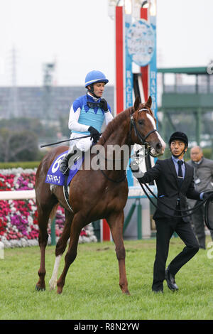 Hyogo, Giappone. Xvi Dec, 2018. Ammirare Marte ( Mirco Demuro) Horse Racing : ammirare Marte cavalcato da Mirco Demuro dopo aver vinto la Asahi Hai Futurity Stakes di Hanshin Racecourse a Hyogo, Giappone . Credito: Eiichi Yamane/AFLO/Alamy Live News Foto Stock