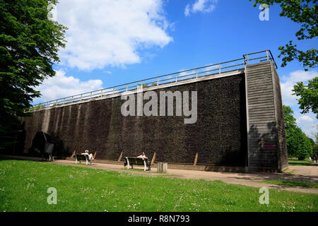 I giardini del centro termale (Gradierwerk im Kurpark), Lueneburg, Lüneburg, Bassa Sassonia, Germania, Europa Foto Stock