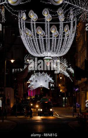 Luci di Natale a New Bond Street Londra, Regno Unito Foto Stock