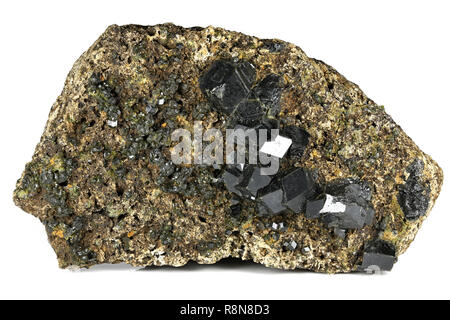 Melanite da Imilchil, Marocco isolati su sfondo bianco Foto Stock