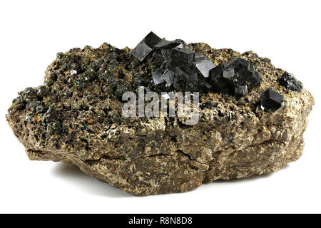 Melanite da Imilchil, Marocco isolati su sfondo bianco Foto Stock