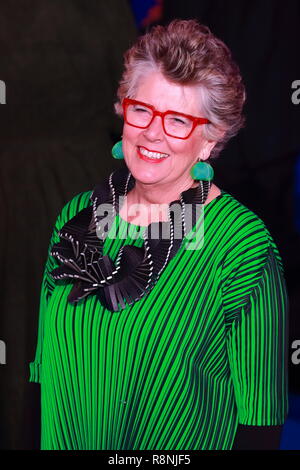 Prue Leith alla premiere di Mary Poppins ritorna alla Royal Albert Hall di Londra, Regno Unito Foto Stock