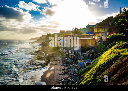 La Perla splendido quartiere, nella vecchia San Juan a sunrise Foto Stock