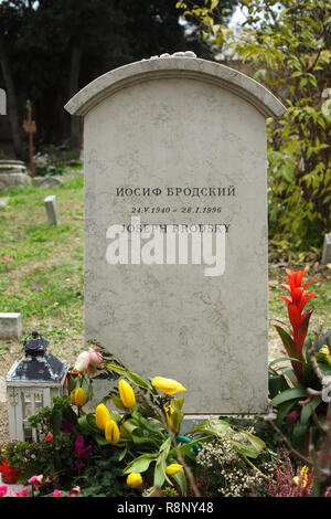 Tomba del poeta russo Joseph Brodsky (1940-1996) presso il cimitero protestante su San Michele Island (l'Isola di San Michele) a Venezia, Italia. Foto Stock