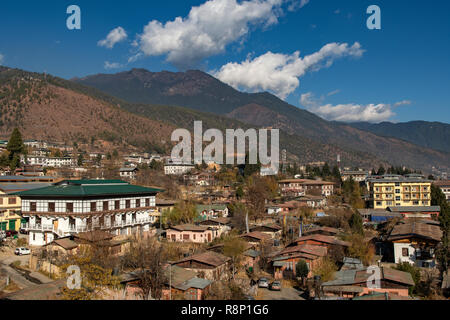 Città vista dalla finestra di Hotel, Thimphu Bhutan Foto Stock