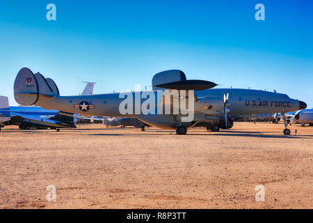 Anni Cinquanta Lockheed CE-121T Stella di avvertimento precoce piano di avvertimento sul display al Pima Air & Space Museum di Tucson, AZ Foto Stock