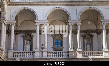 Courtyard all'entrata del Palazzo di Brera a Milano in Italia Foto Stock