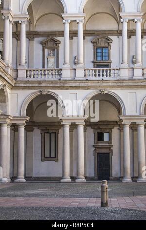 Courtyard all'entrata del Palazzo di Brera a Milano in Italia Foto Stock