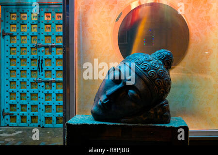 Testa inclinabile Buddha, Foto Stock