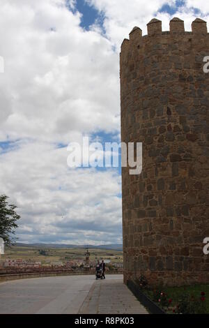 Le mura della città di Avila (Avila), Spagna, patrimonio mondiale dell UNESCO Foto Stock