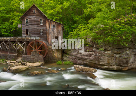 La radura Creek Grist Mill in Babcock State Park, West Virginia, USA. Fotografato in primavera. Foto Stock