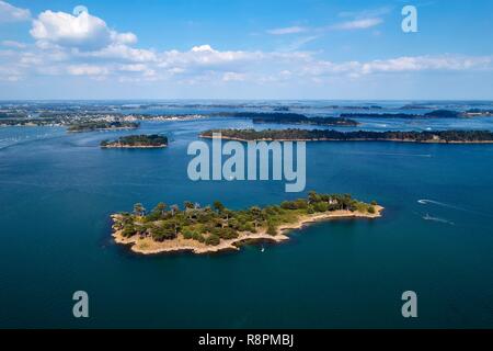 Francia, Morbihan, Baden, isola di Grand Veïzit davanti a Ile Longue (vista aerea) Foto Stock