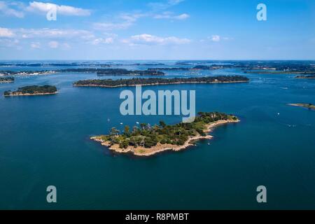 Francia, Morbihan, Baden, isola di Grand Veïzit davanti a Ile Longue (vista aerea) Foto Stock