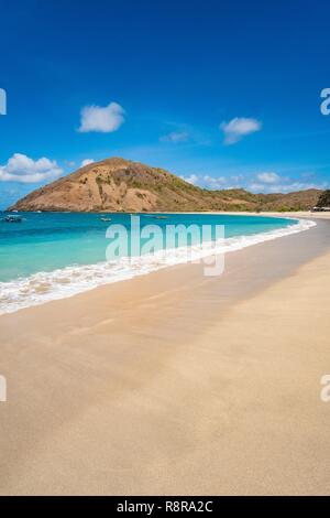 Indonesia, Lombok, area di Kuta, Mawan spiaggia o Mawun Foto Stock