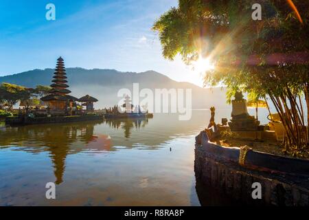 Indonesia, Bali, Centro Sunrise a Ulu Danu Bratan tempio Foto Stock