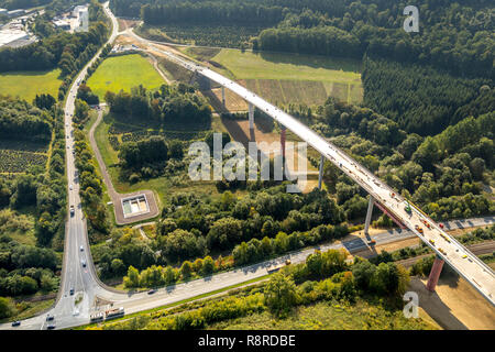 Vista aerea, sito in costruzione la strada federale B480 tra Dümel e Brigge, Bestwig, Hochsauerlandkreis, Renania settentrionale-Vestfalia, Germania, Europa Olsbe Foto Stock