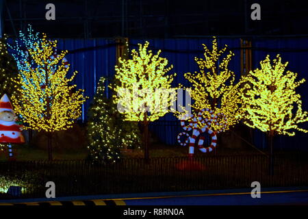 Baguio City dic. 2018, celebrando il Blousum di luce durante la notte mostrano che scollegherà l'ultima settimana della stagione estiva un festival annuale Foto Stock