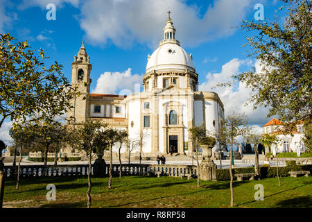 Braga, Portogallo - 18 Marzo 2018: Santuario di Nostra Signora di Sameiro (o Santuario di Sameiro o Immacolata Concezione di Monte Sameiro) è un san mariano Foto Stock