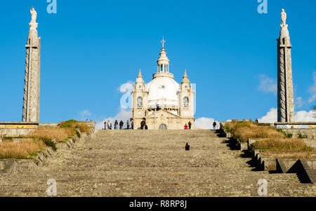 Braga, Portogallo - 18 Marzo 2018: Santuario di Nostra Signora di Sameiro (o Santuario di Sameiro o Immacolata Concezione di Monte Sameiro) è un san mariano Foto Stock