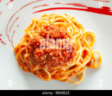 Tradizionale piatto Toscano, Pici Pasta con carne di cinghiale. Foto Stock