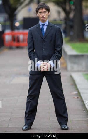 Ministro di Stato Rory Stewart OBE MP, su College Green Westminster, per interviste. Dotato di: Rory Stewart MP Dove: Londra, Regno Unito quando: 16 Nov 2018 Credit: Wheatley/WENN Foto Stock