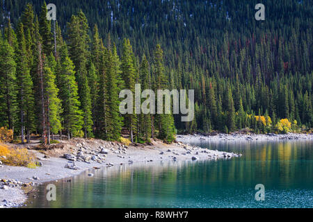 Rocky Mountain Lake, Canada Foto Stock