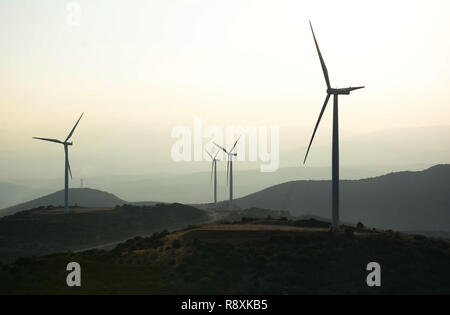 Le turbine eoliche - Energie rinnovabili Foto Stock