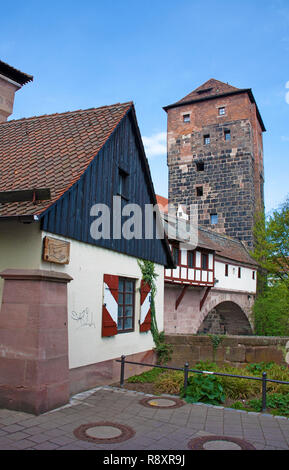 Henkersteg passerella e Henkerhaus edificio, città vecchia, Norimberga, Franconia, Baviera, Germania, Europa Foto Stock