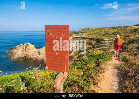 Il Portogallo, regione Alentejo, Southwest Alentejano e Costa Vicentina Parco Naturale, l'escursione Rota Vicentina tra Vila nova de Milfontes e Porto Covo sul sentiero dei pescatori Foto Stock