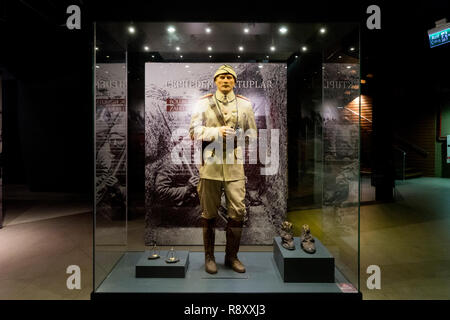 Comandante turco Mustafa Kemal Pasha's cera scultura in Canakkale legenda centro di promozione. Gallipoli, Turchia Foto Stock