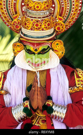 Kathakali, K.Sivrajan eseguendo la danza classica dell'India Kerala, India il sig.NR.306 Foto Stock