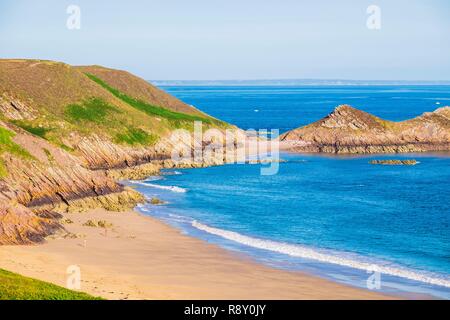 Francia, Cotes d'Armor, Erquy, Lourtuais spiaggia nel cuore di Erquy Cape Foto Stock