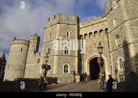 Il Castello di Windsor, casa della regina Elisabetta II di Windsor, Berkshire, Inghilterra Foto Stock