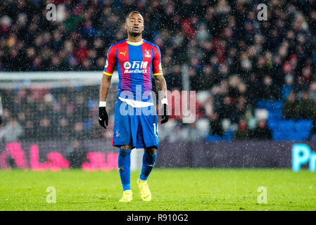 Londra, Inghilterra - 15 dicembre: Jordan Ayew del Crystal Palace si affaccia su durante il match di Premier League tra Crystal Palace e Il Leicester City a Selhurst Park il 15 dicembre 2018 a Londra, Regno Unito. (Foto di MB Media) Foto Stock