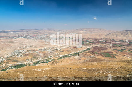 Panorama di Tirza da Samarian highlands vicino a Sichem, Nablus Governatorato, Cisgiordania Foto Stock