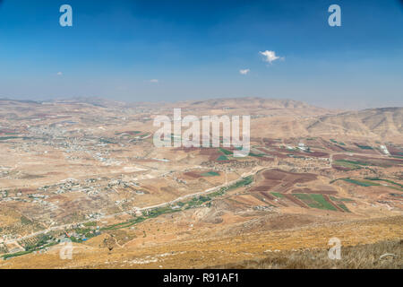 Panorama di Tirza da Samarian highlands vicino a Sichem, Nablus Governatorato, Cisgiordania Foto Stock