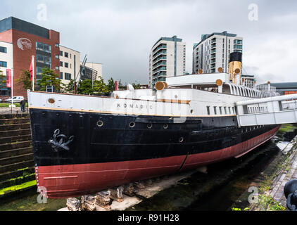 SS nave nomadi nella città del Titanic Quarter, Belfast, Irlanda del Nord Foto Stock