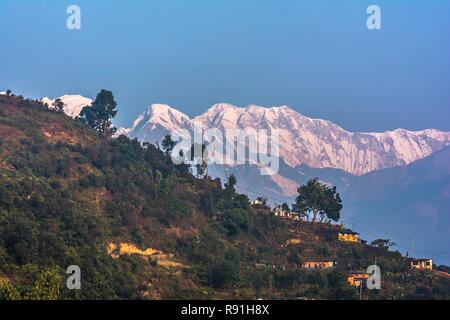 Annapurna Machapuchre (coda di pesce) Vista Montagna da pokhara Foto Stock