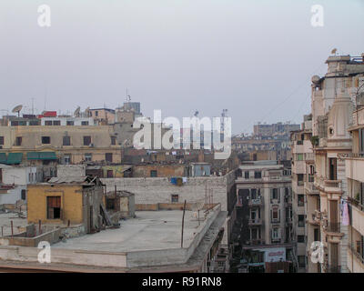 Vista sui tetti, paesaggio urbano della Città Vecchia di Cairo, Egitto Foto Stock