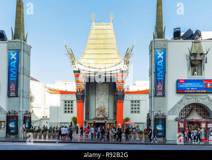 HOLLYWOOD, CALIFORNIA, STATI UNITI D'America - 6 febbraio 2018: Veduta della facciata del palazzo del Teatro Cinese di Grauman Foto Stock