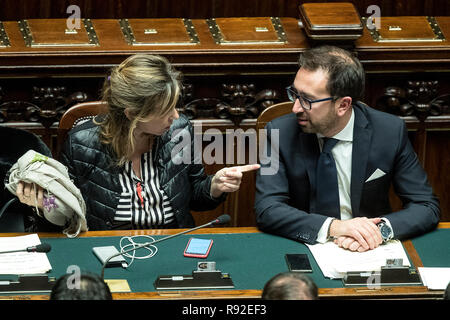 Foto di Roberto Monaldo / LaPresse 18-12-2018 Roma Italiano Camera dei Deputati - dl anticorruzione Nella foto Giulia Grillo, Alfonso Bonafede Photo Roberto Monaldo / LaPresse 18-12-2018 Roma (Italia) Camera dei Deputati - decreto legge su anticorruzione nella foto Giulia Grillo, Alfonso Bonafede Foto Stock