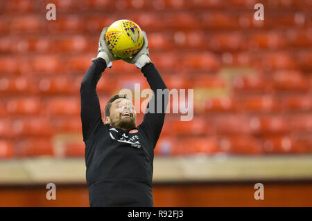 Pittodrie Stadium, Aberdeen, Regno Unito. Xviii Dicembre, 2018. Ladbrokes Premiership, Aberdeen rispetto a Dundee; Tomas Cerny di Aberdeen durante il warm up Credit: Azione Plus sport/Alamy Live News Foto Stock