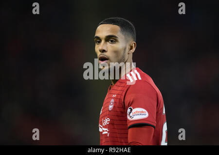 Pittodrie Stadium, Aberdeen, Regno Unito. Xviii Dicembre, 2018. Ladbrokes Premiership, Aberdeen rispetto a Dundee; Max Lowe di Aberdeen Credito: Azione Sport Plus/Alamy Live News Foto Stock