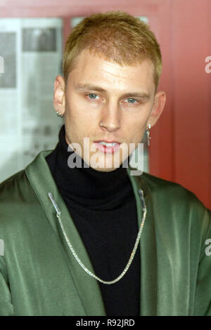 New York, Stati Uniti d'America. Xvii Dec, 2018. Colson attore Baker (aka Machine Gun Kelly) assiste la Netflix screening speciale di "Bird Box' a Alice Tully Hall di New York City il 17 dicembre 2018. Credito: Jeremy Burke/Alamy Live News Foto Stock