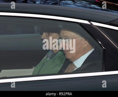 Londra, Regno Unito. 19 dicembre 2018. Il Duca e la Duchessa di Gloucester arrivano insieme come membri della famiglia reale frequentare HM Queen Elizabeth II annuale del pranzo di Natale, a Buckingham Palace di Londra il 19 dicembre 2018. Credito: Paolo Marriott/Alamy Live News Foto Stock